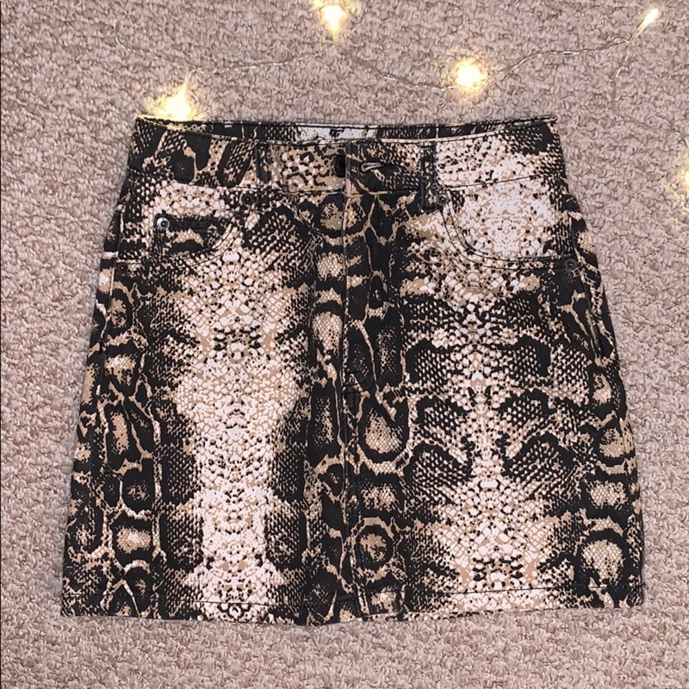 Top shop snakeskin denim skirt 🐍